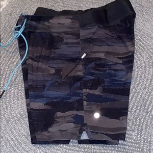 Men’s lululemon channel cross swim shorts 8”